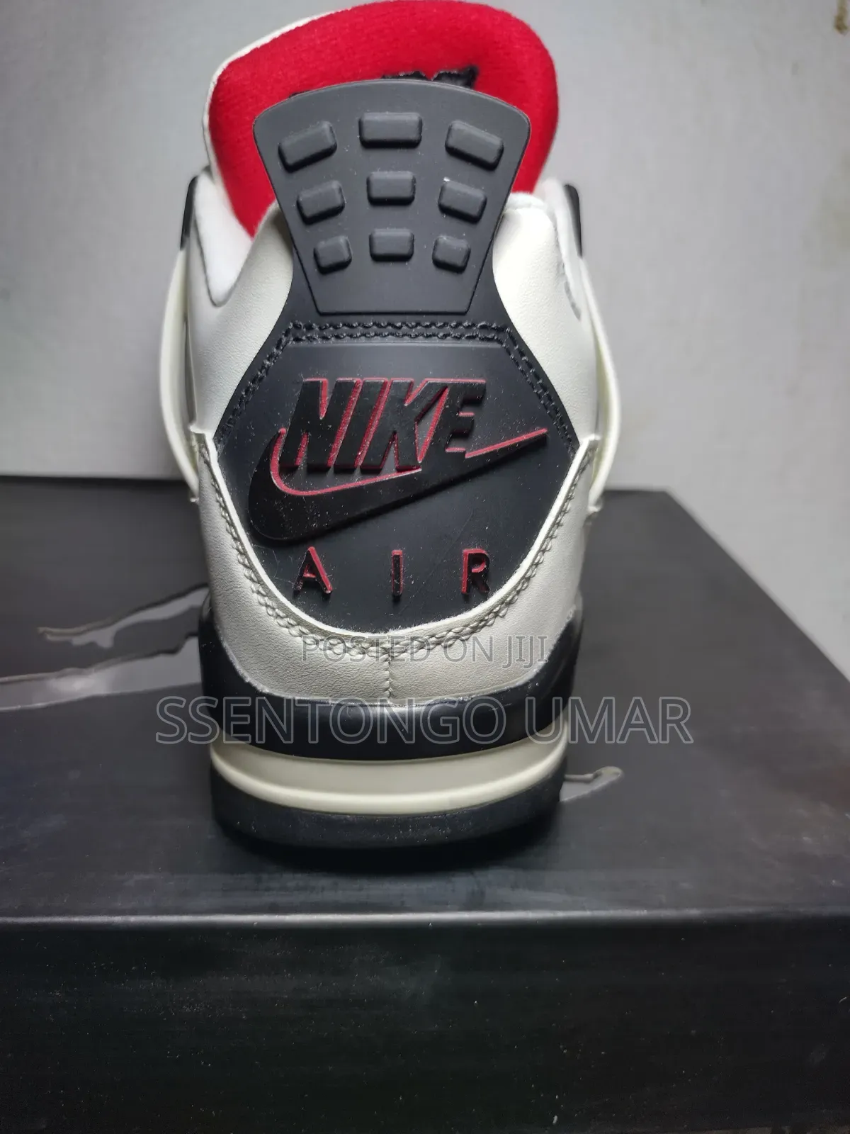 Air Jordan4 Flight Club