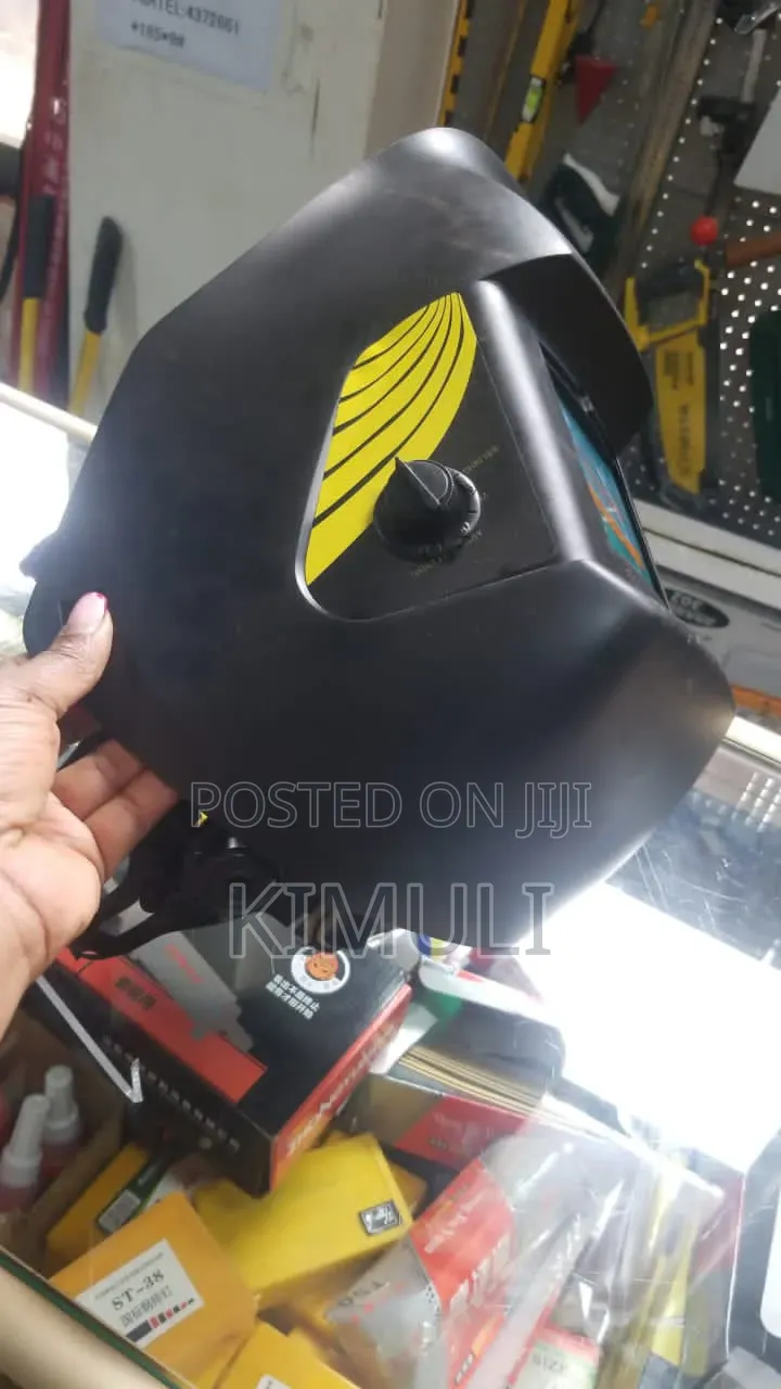 Auto-darkening Welding Helmet