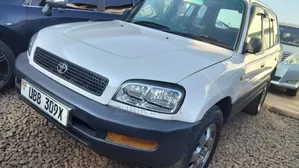 Toyota RAV4 1999 White