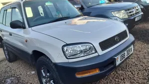 Toyota RAV4 1999 White