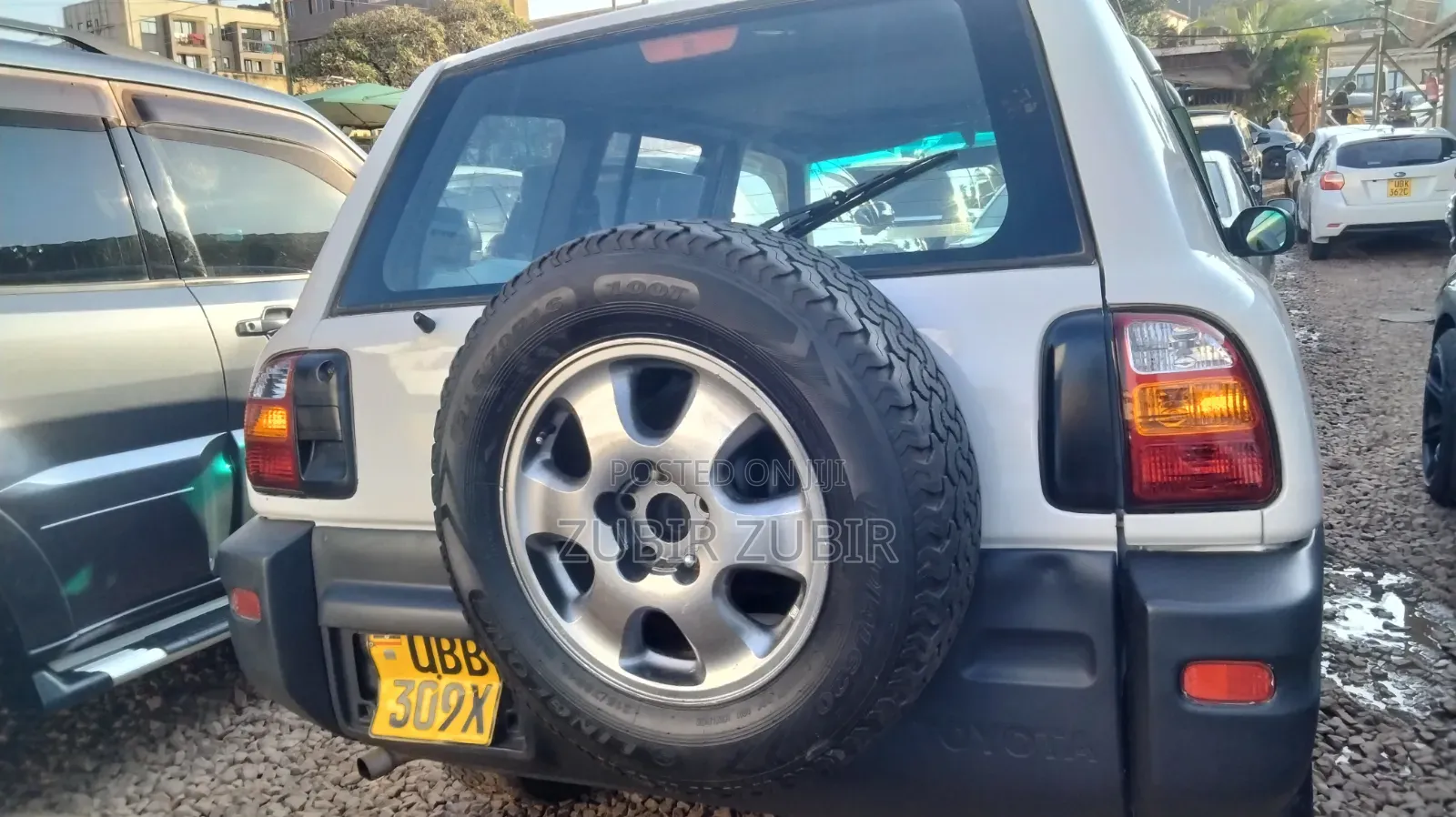 Toyota RAV4 1999 White