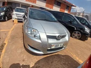 Toyota Auris 2010 Silver
