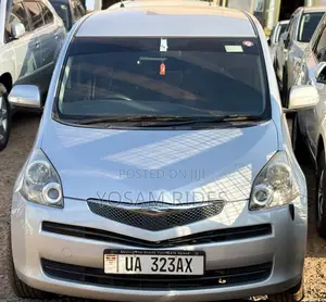 Toyota Ractis 1.5 FWD 2009 Silver