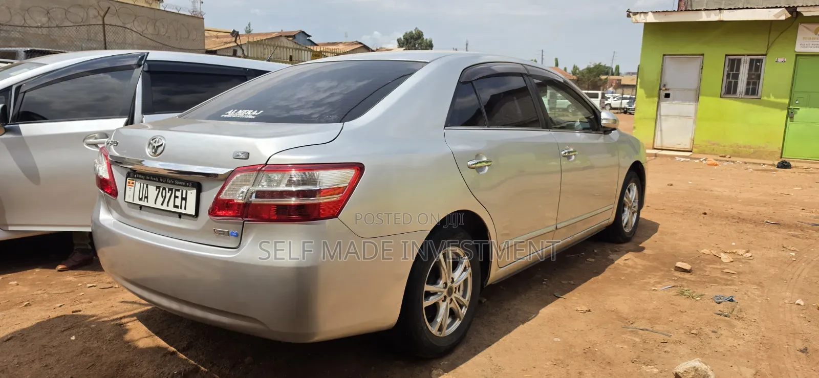 Toyota Premio 2012 Silver