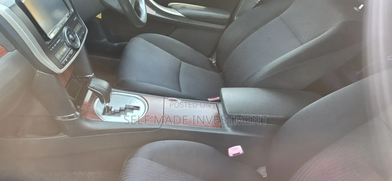 Toyota Premio 2012 Silver