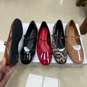 Mouth Trap Flat Shoes