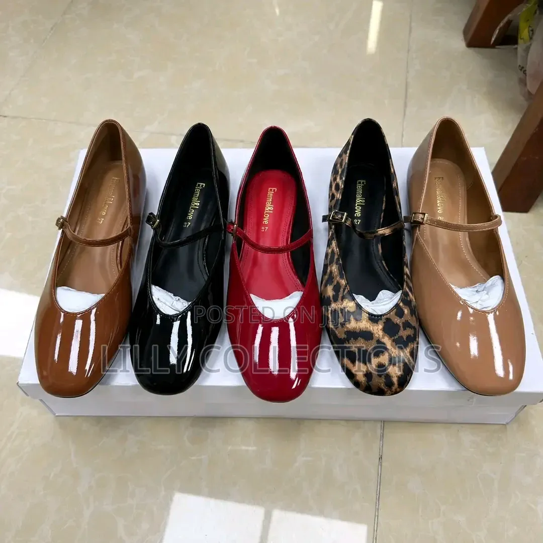Mouth Trap Flat Shoes