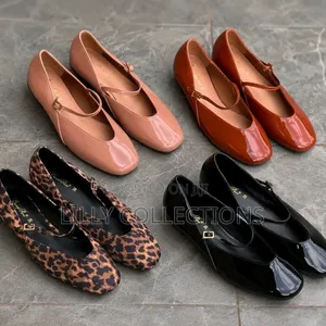 Mouth Trap Flat Shoes