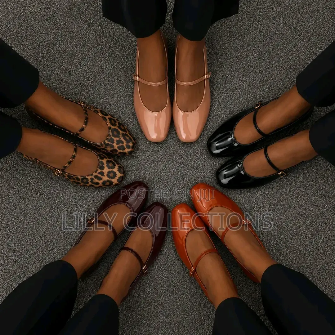 Mouth Trap Flat Shoes