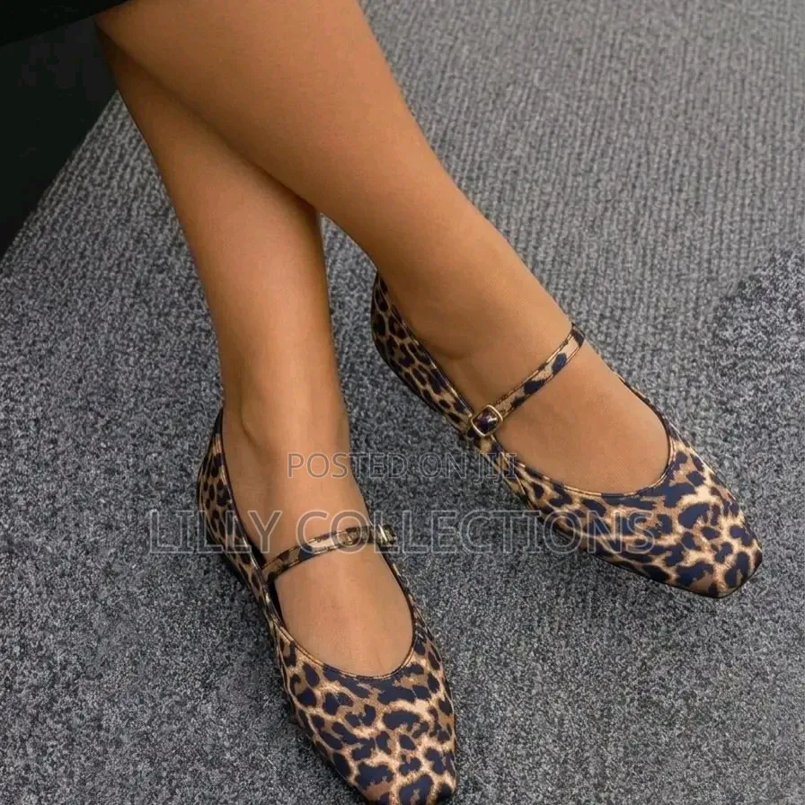 Mouth Trap Flat Shoes