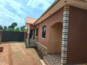 3bdrm Duplex in Seeta-Namuganga for sale