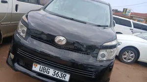 Toyota Voxy 2011 Black