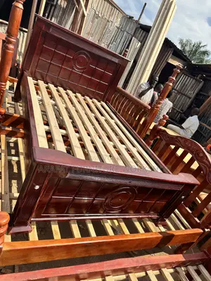 Medium Size Solid Tile Bed