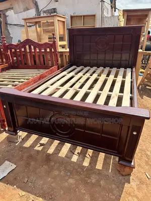 Medium Size Solid Tile Bed