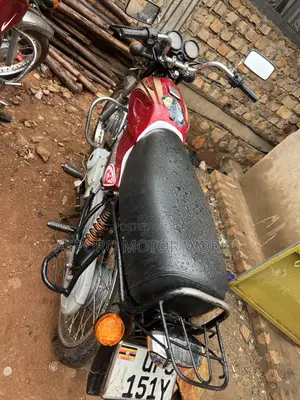 Bajaj Boxer 100 2022 Red