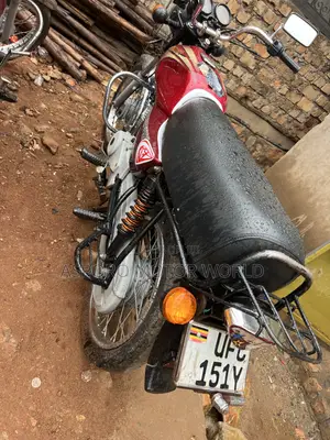 Bajaj Boxer 100 2022 Red