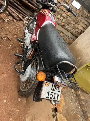 Bajaj Boxer 100 2022 Red