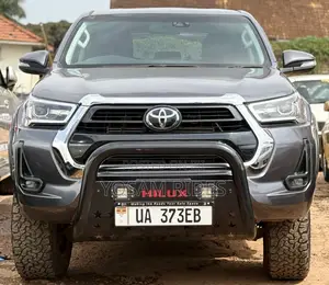 Toyota Hilux Revo Double Cab Deisel 2.8 AWD 2018 Gray