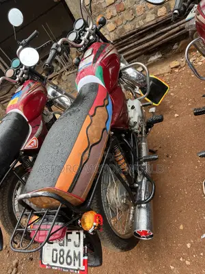 Bajaj Boxer 100 2022 Red