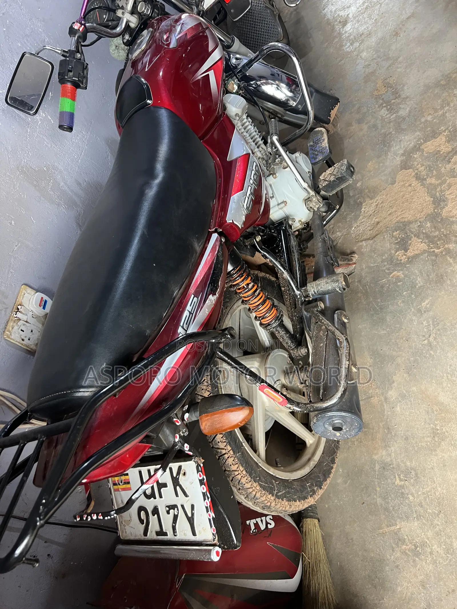 Bajaj CT 125X 2022 Red