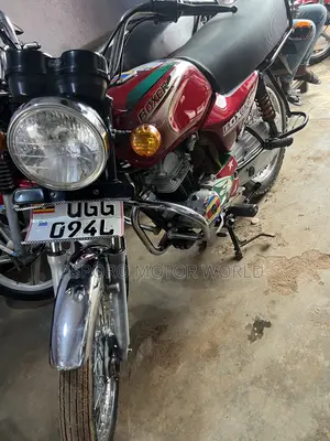 Bajaj Boxer 100 2024 Red