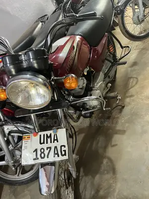 Bajaj Boxer 100 2025 Red