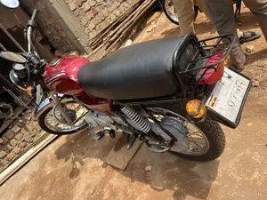 Bajaj Boxer 100 2021 Red