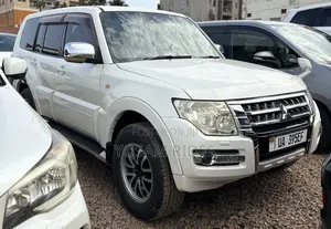 Mitsubishi Pajero 3.2 Di-Dc GLS 2011 White