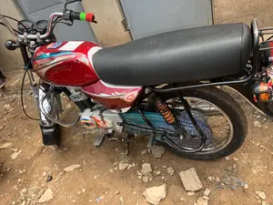 Bajaj Boxer 100 2021 Red