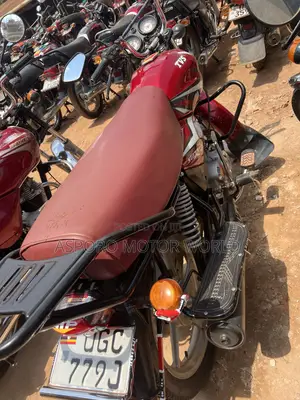 TVS HLX 125 2024 Red