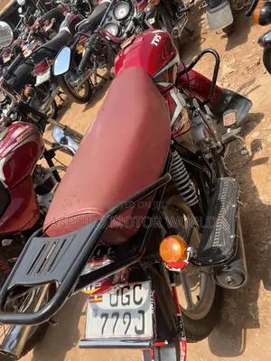 TVS HLX 125 2024 Red