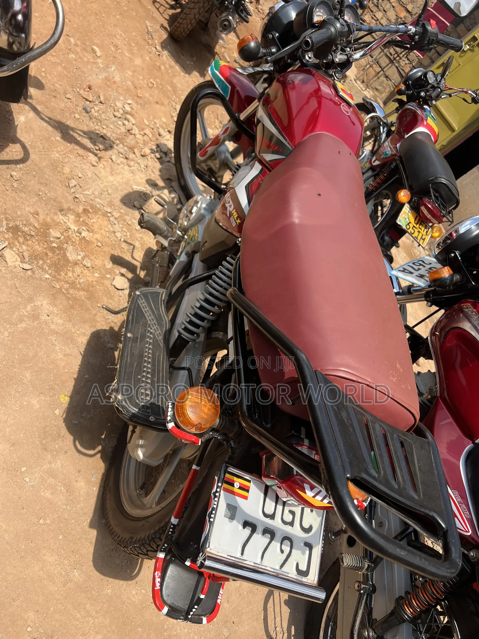 TVS HLX 125 2024 Red