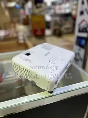 EPSON Power Lite EB-X39