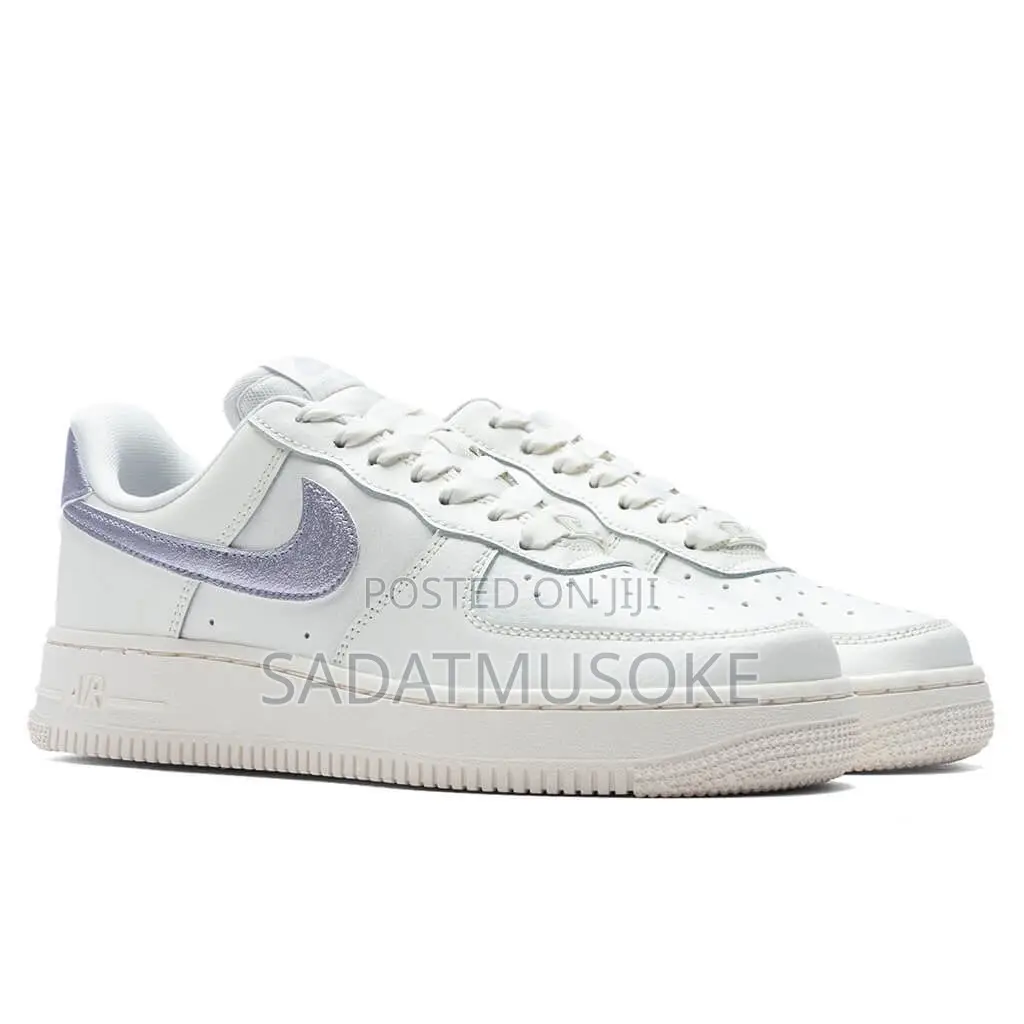 Nike Women's Air Force 1 '07 Dv7470-100