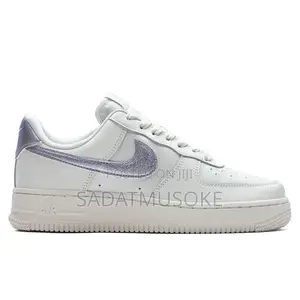 Nike Women's Air Force 1 '07 Dv7470-100