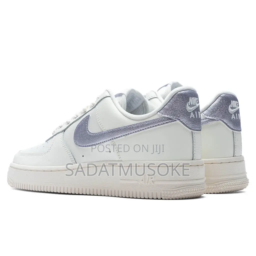 Nike Women's Air Force 1 '07 Dv7470-100