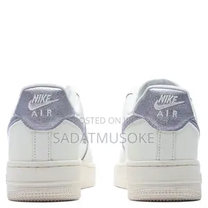Nike Women's Air Force 1 '07 Dv7470-100
