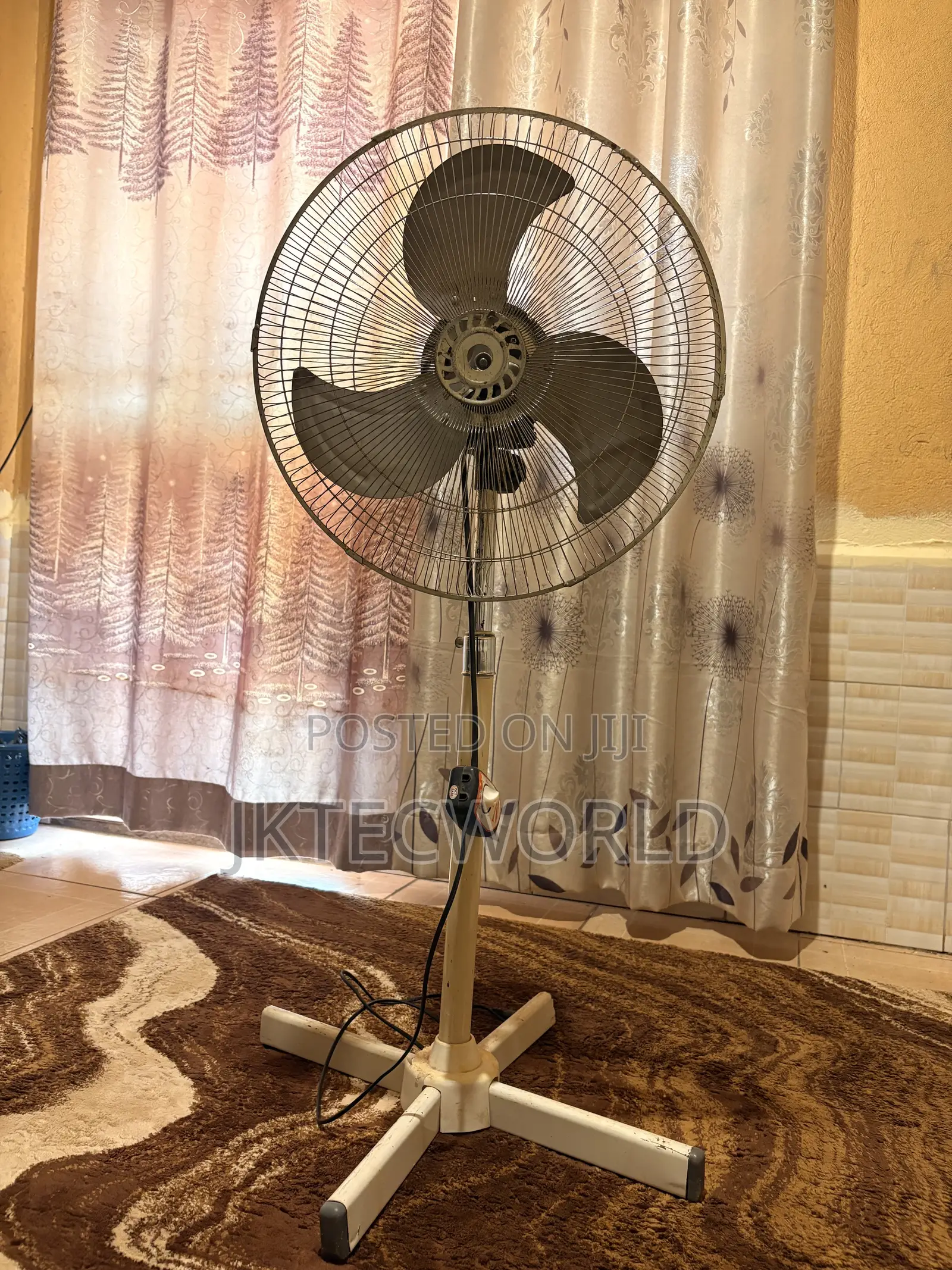 Floor Fan Original and Perfect.