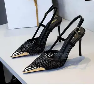 Seven Trees Sharp Heel Shoes