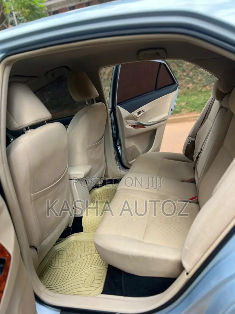 Toyota Premio 2013 Silver