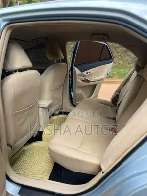 Toyota Premio 2013 Silver