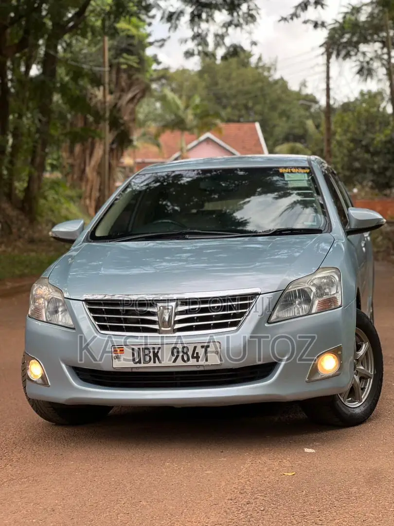Toyota Premio 2013 Silver