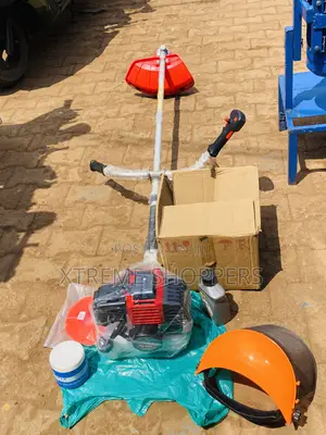 Good Protective Machine / Lawnmower/Grass Cutter