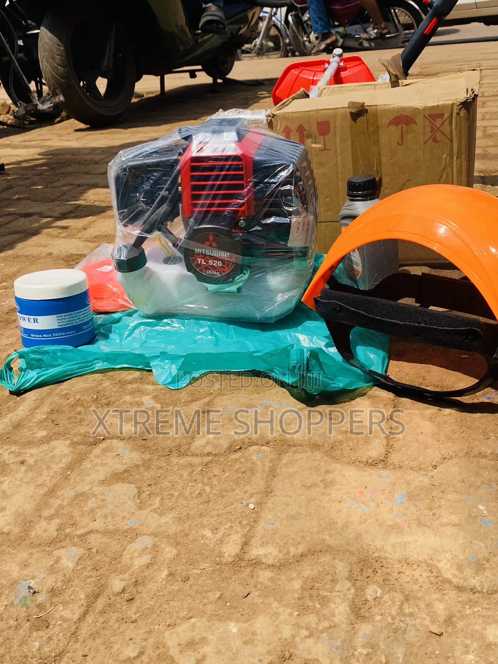 Good Protective Machine / Lawnmower/Grass Cutter