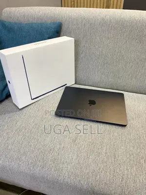 Laptop Apple MacBook Air 2022 M2 8GB Apple M2 SSD 512GB