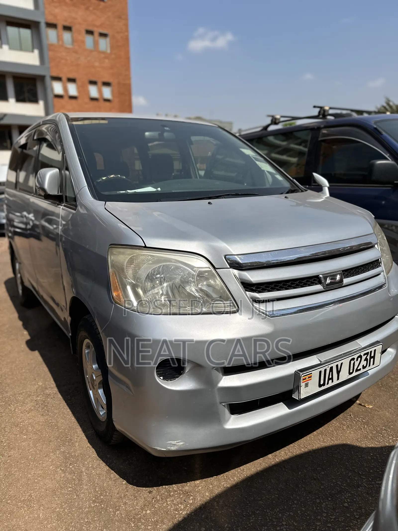 Toyota Noah 2006 Silver