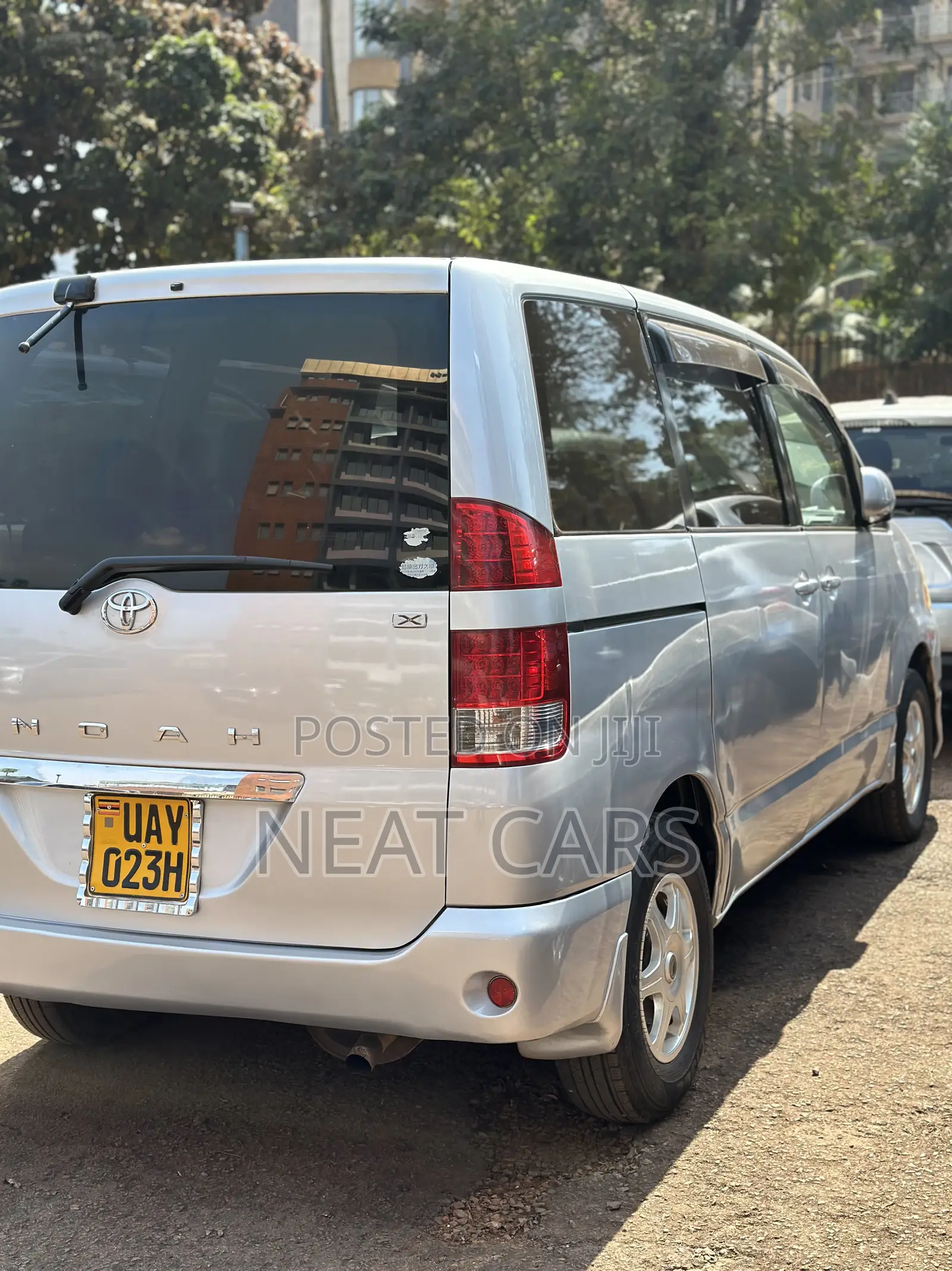 Toyota Noah 2006 Silver