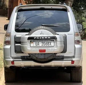 Mitsubishi Pajero 3.2 Di-Dc GLS 2012