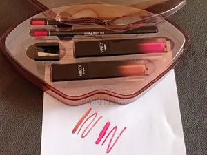 Non Drying Lip Liner and Lipstick Set