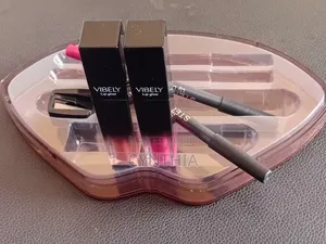 Non Drying Lip Liner and Lipstick Set